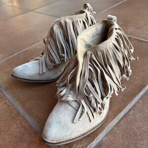 Coconuts by Matisse "Lambert" Faux Suede Fringed Western Style Booties size 9.5